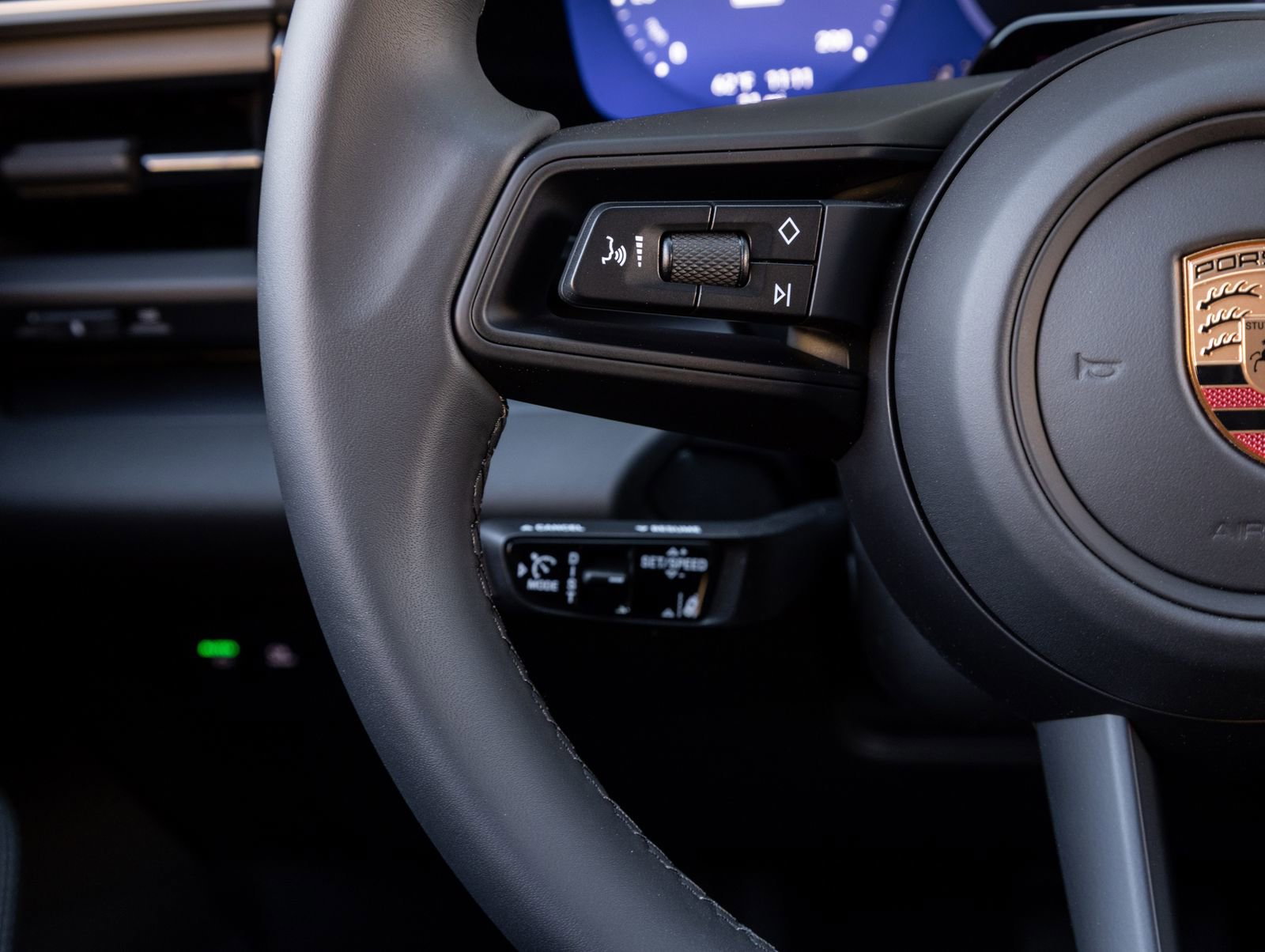 Certified 2026 Porsche Macan 4 Electric AWD/4WD image 15