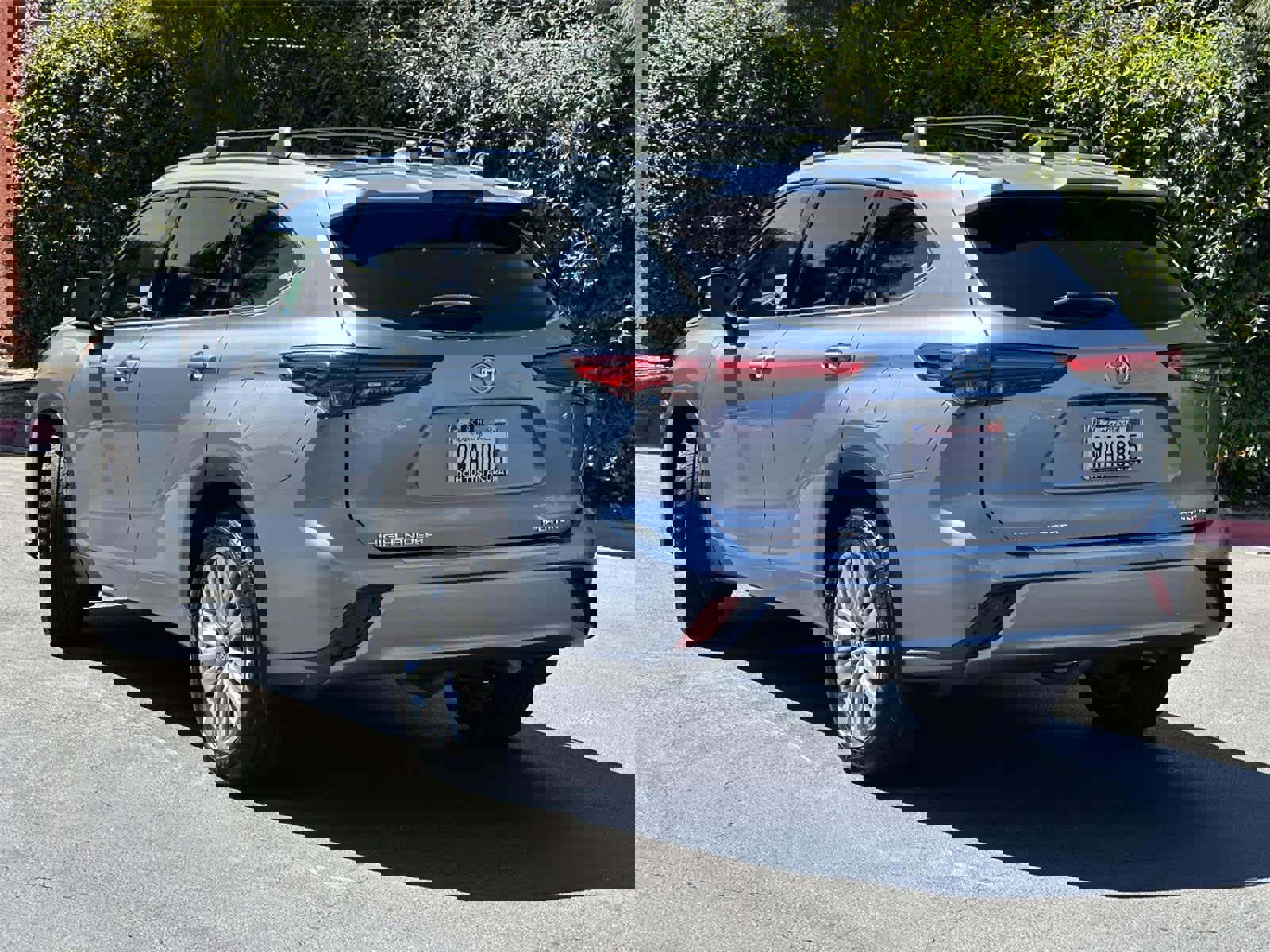 Used 2022 Toyota Highlander Platinum image 4