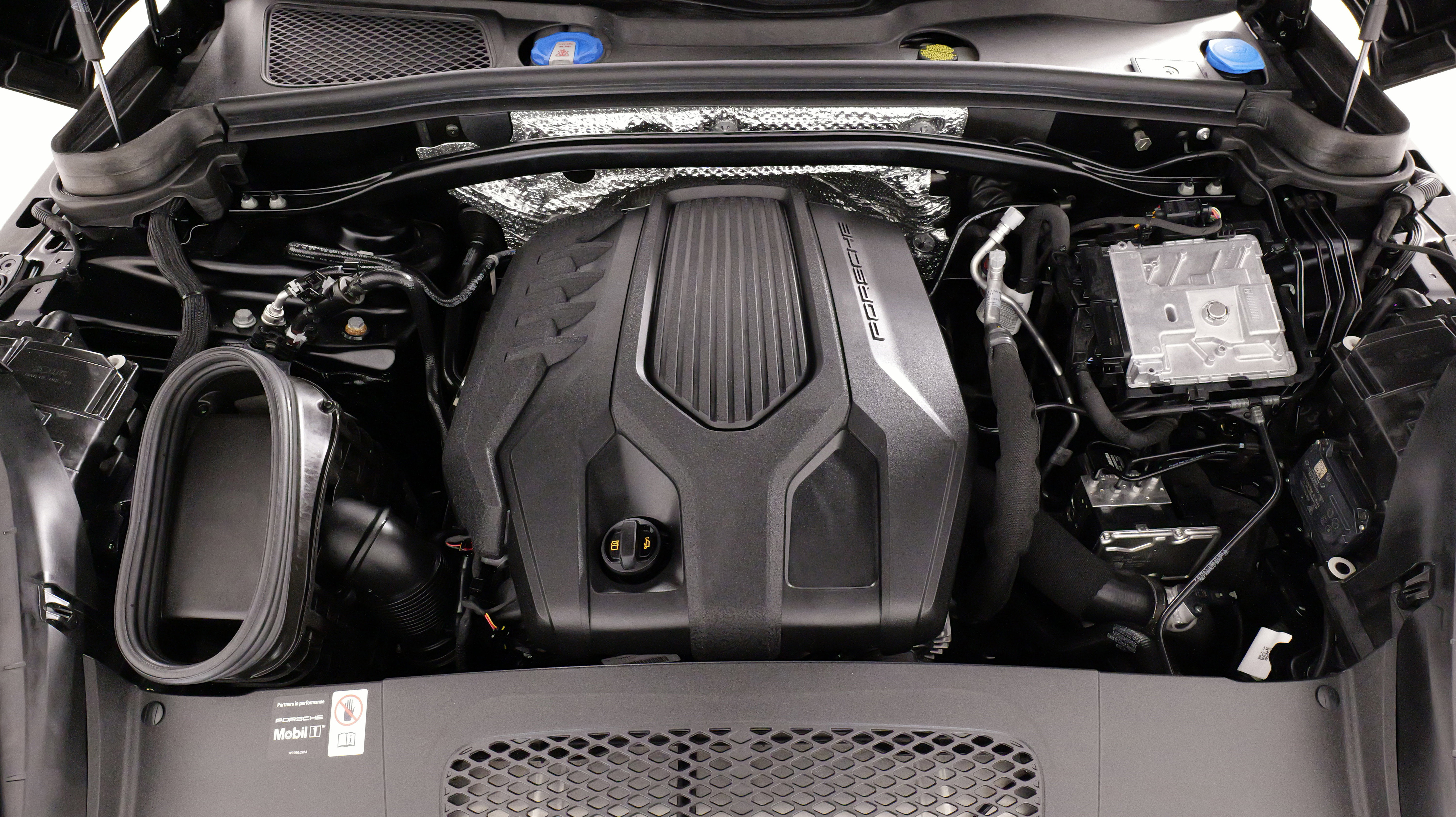 Used 2025 Porsche Macan image 69