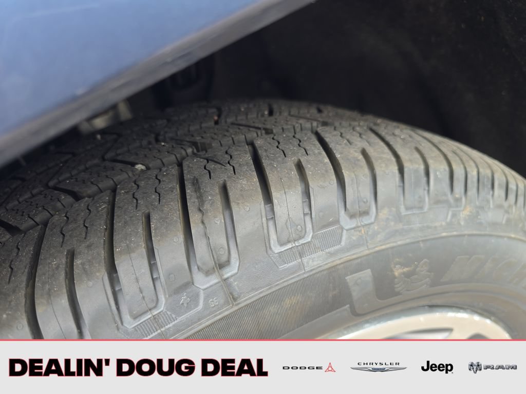 Used 2019 Jeep Grand Cherokee Overland AWD/4WD image 29