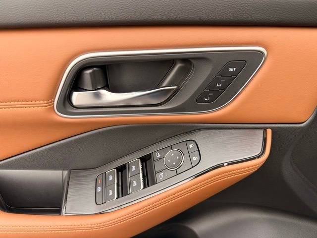 New 2026 Nissan Rogue Platinum w/ Platinum Premium Package image 10