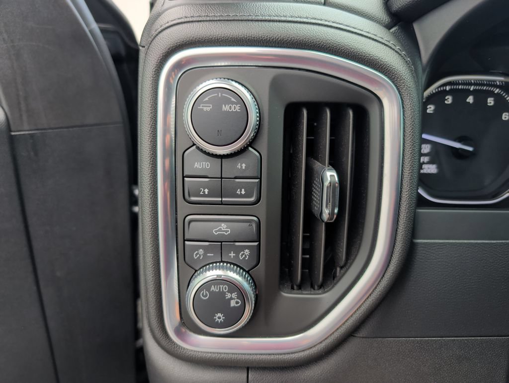 Used 2020 GMC Sierra 1500 SLE w/ X31 Off-Road Package AWD/4WD image 13