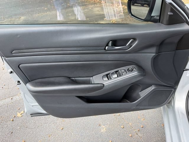 Used 2023 Nissan Altima 2.5 S FWD image 9