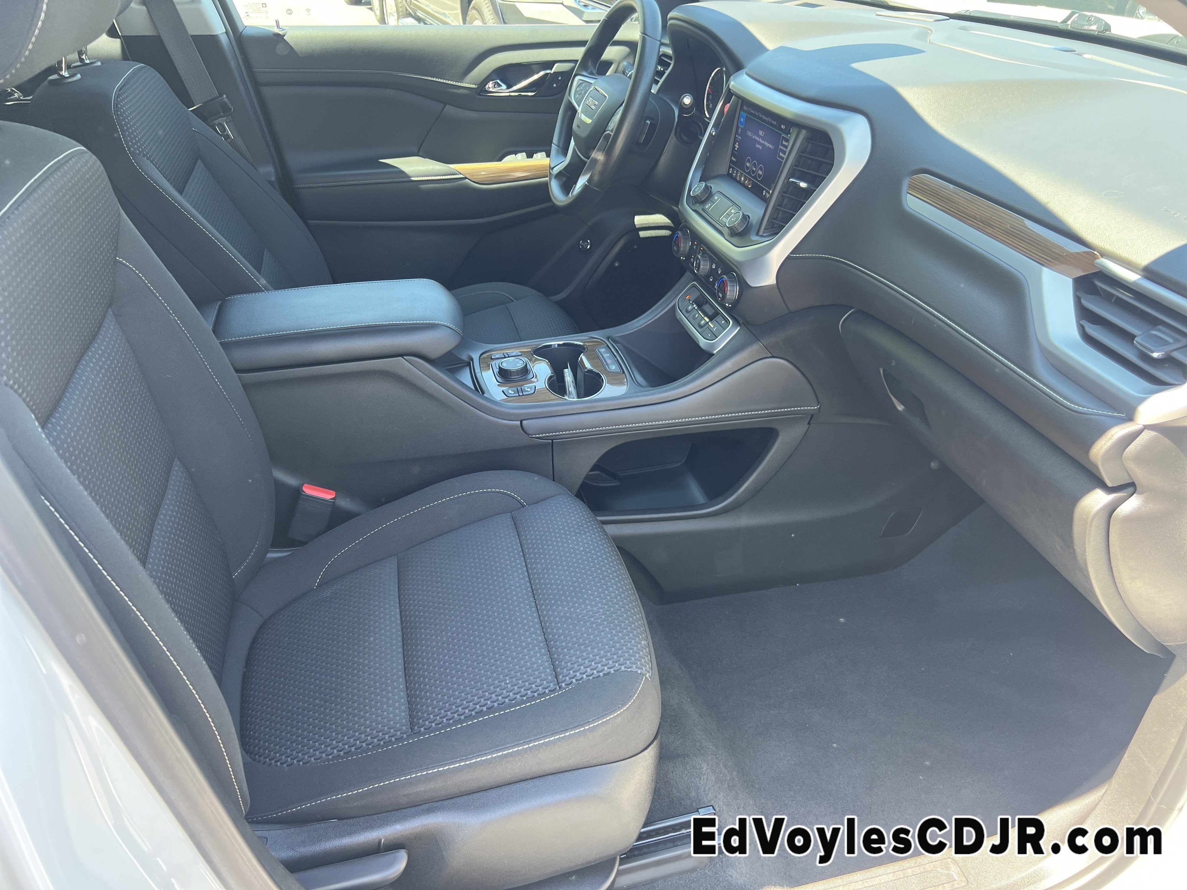 Used 2022 GMC Acadia SLE w/ Driver Convenience Package image 17