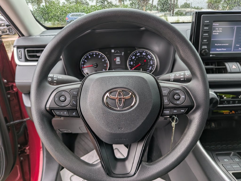 Used 2022 Toyota RAV4 LE FWD image 30