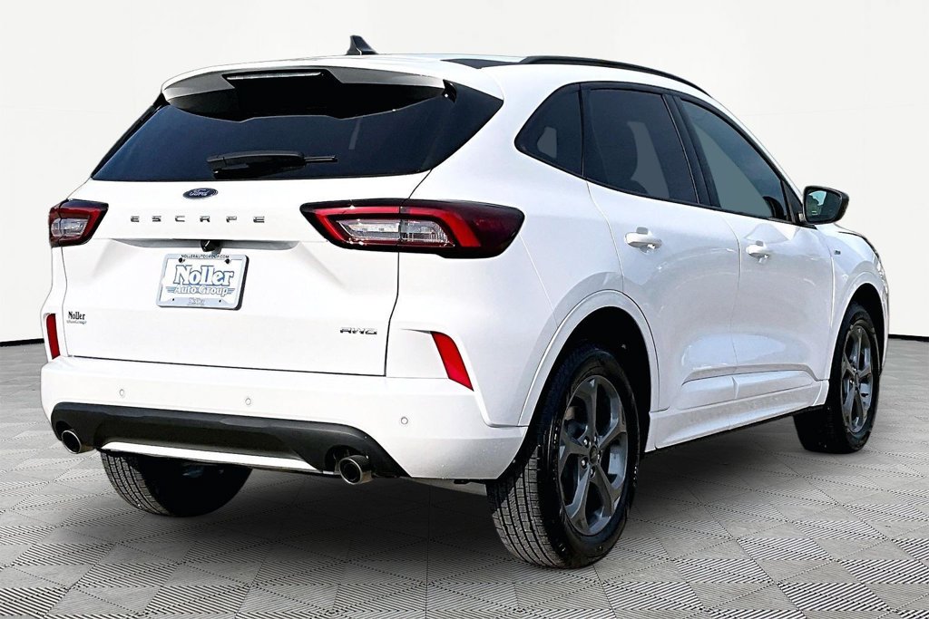 Certified 2023 Ford Escape ST-Line w/ Tech Pack #1 AWD/4WD image 2