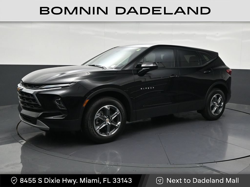 Used 2026 Chevrolet Blazer LT FWD image 1