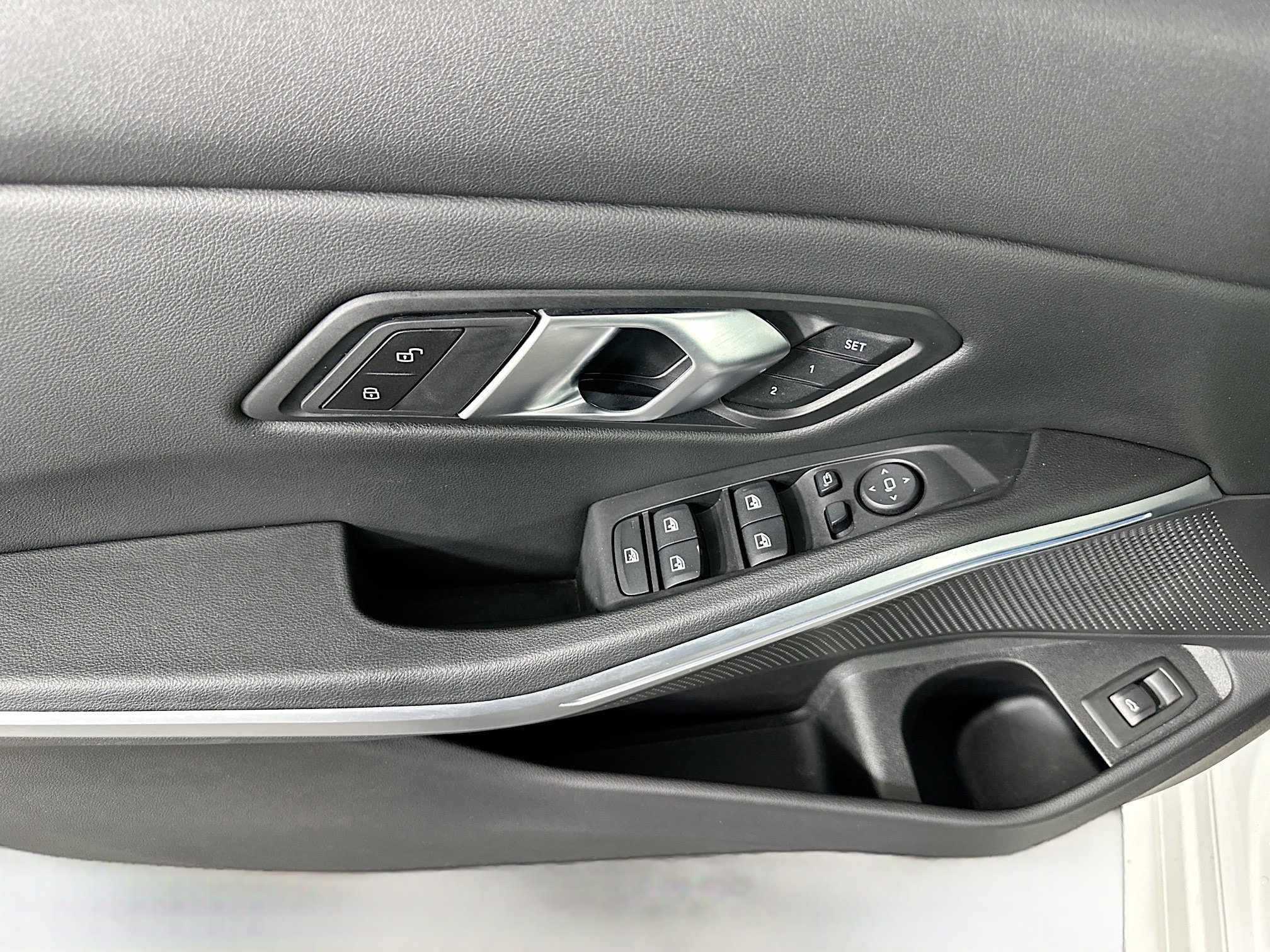 Used 2025 BMW 330i Sedan w/ Convenience Package image 15