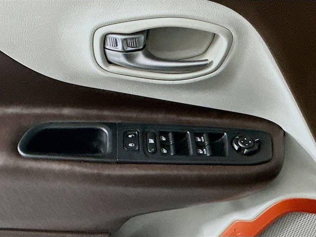 Used 2016 Jeep Renegade Limited FWD image 18