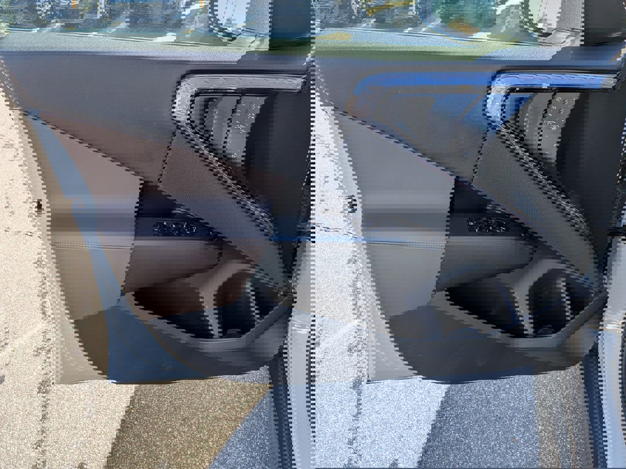 Used 2025 BMW X3 xDrive30i w/ Convenience Package image 11