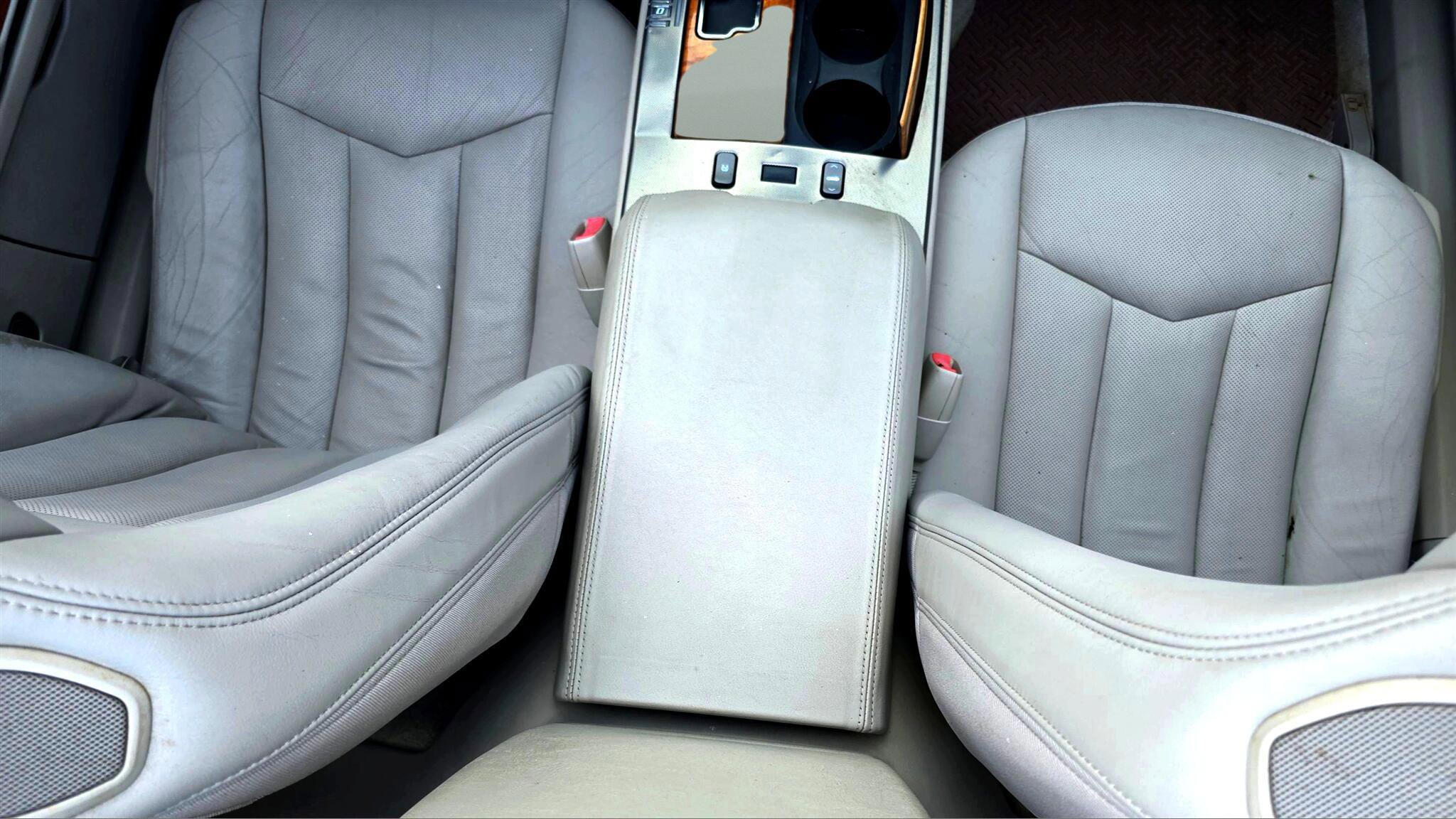 Used 2004 Cadillac XLR image 14