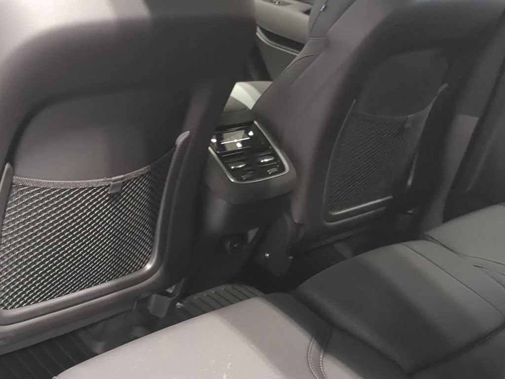 Used 2026 Volvo XC90 B5 Plus w/ Protection Package AWD/4WD image 21
