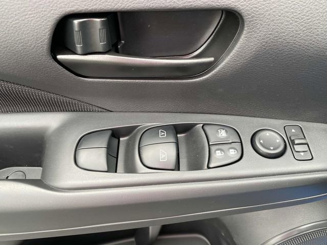 New 2025 Nissan Kicks Play S image 15