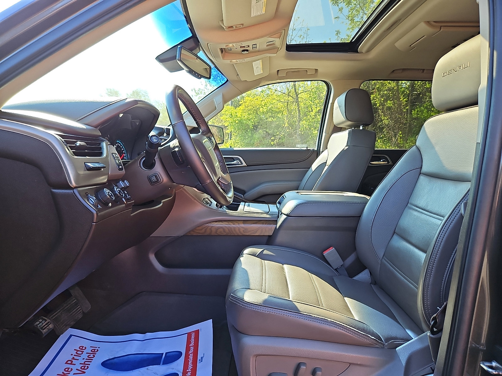 Used 2019 GMC Yukon Denali w/ Denali Ultimate Package AWD/4WD image 13