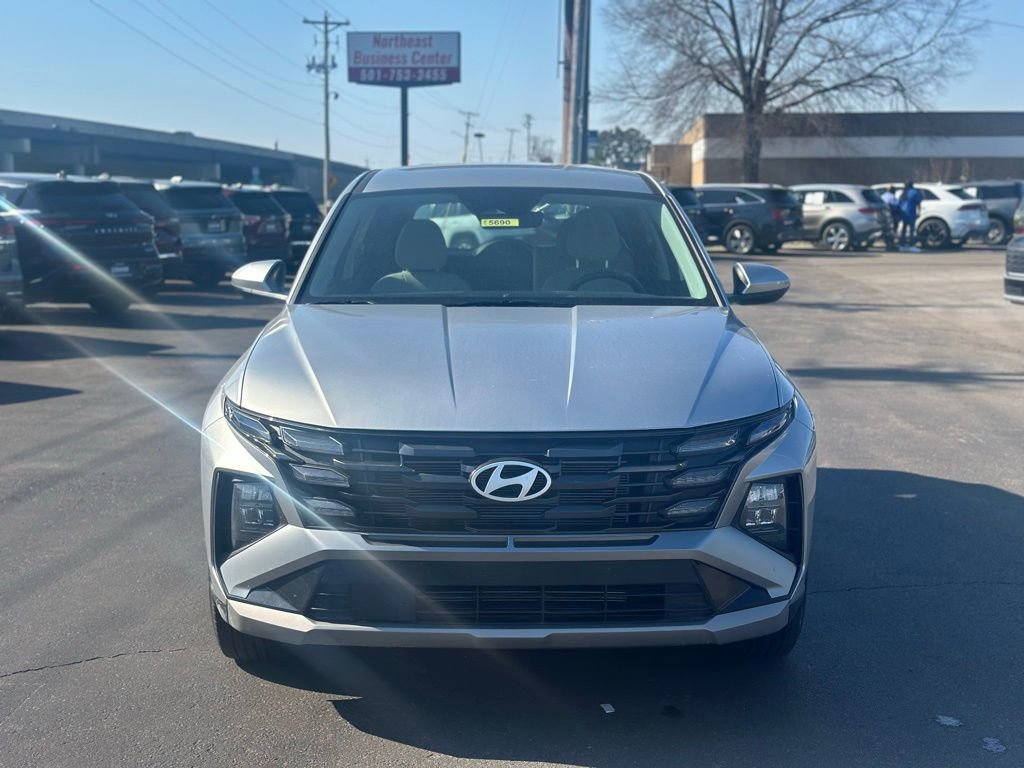 Used 2025 Hyundai Tucson SE image 2