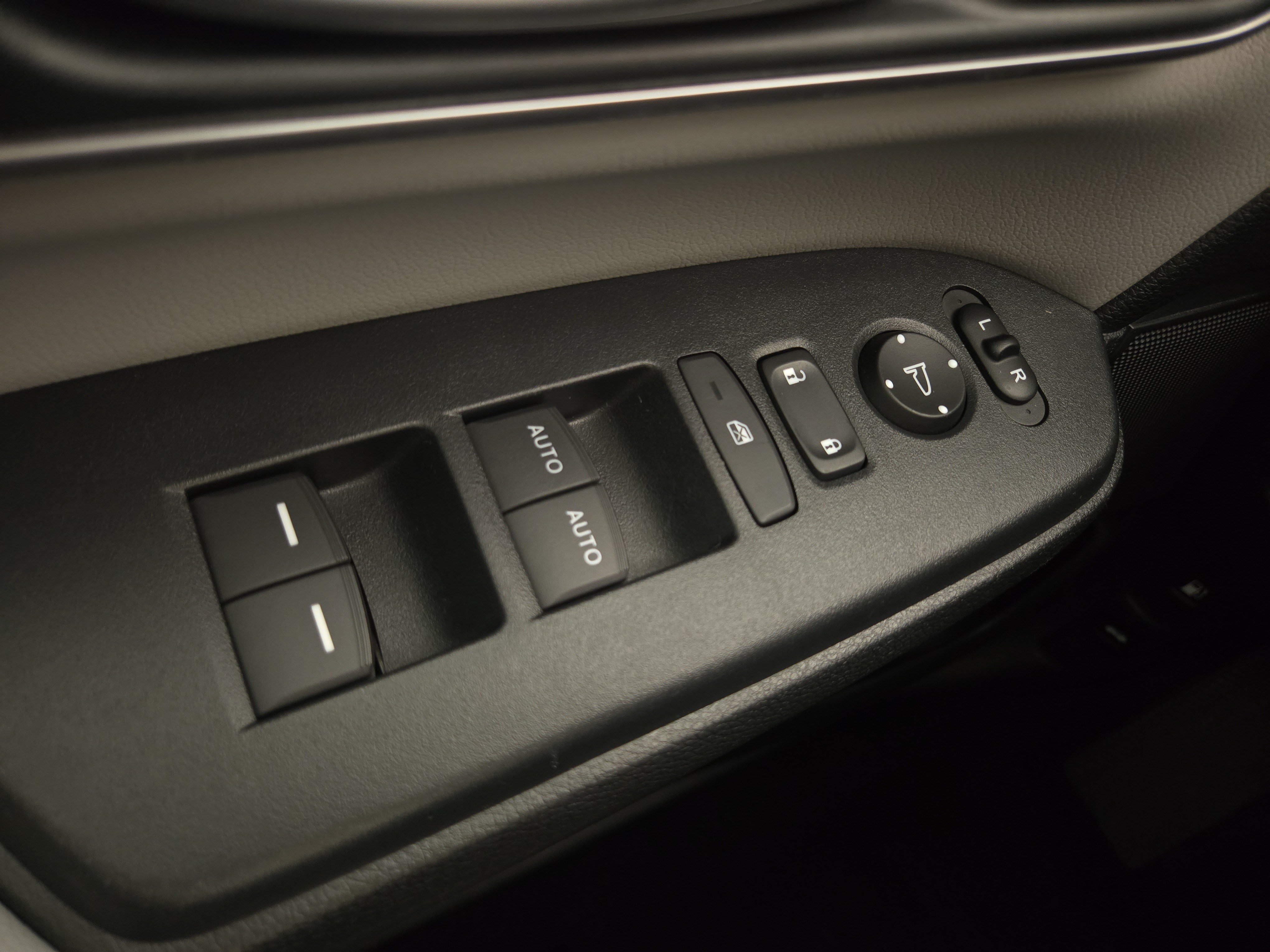 Used 2019 Honda CR-V Touring image 27