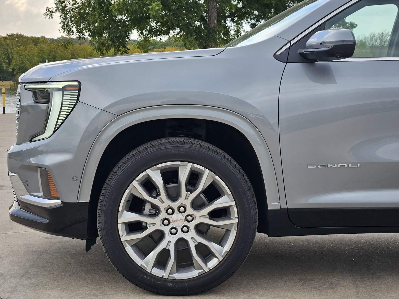 New 2027 GMC Acadia Denali FWD image 6