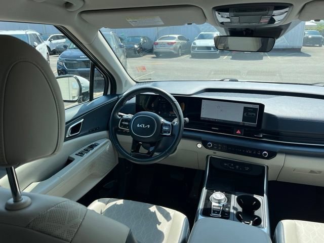 Certified 2025 Kia Carnival EX FWD image 40