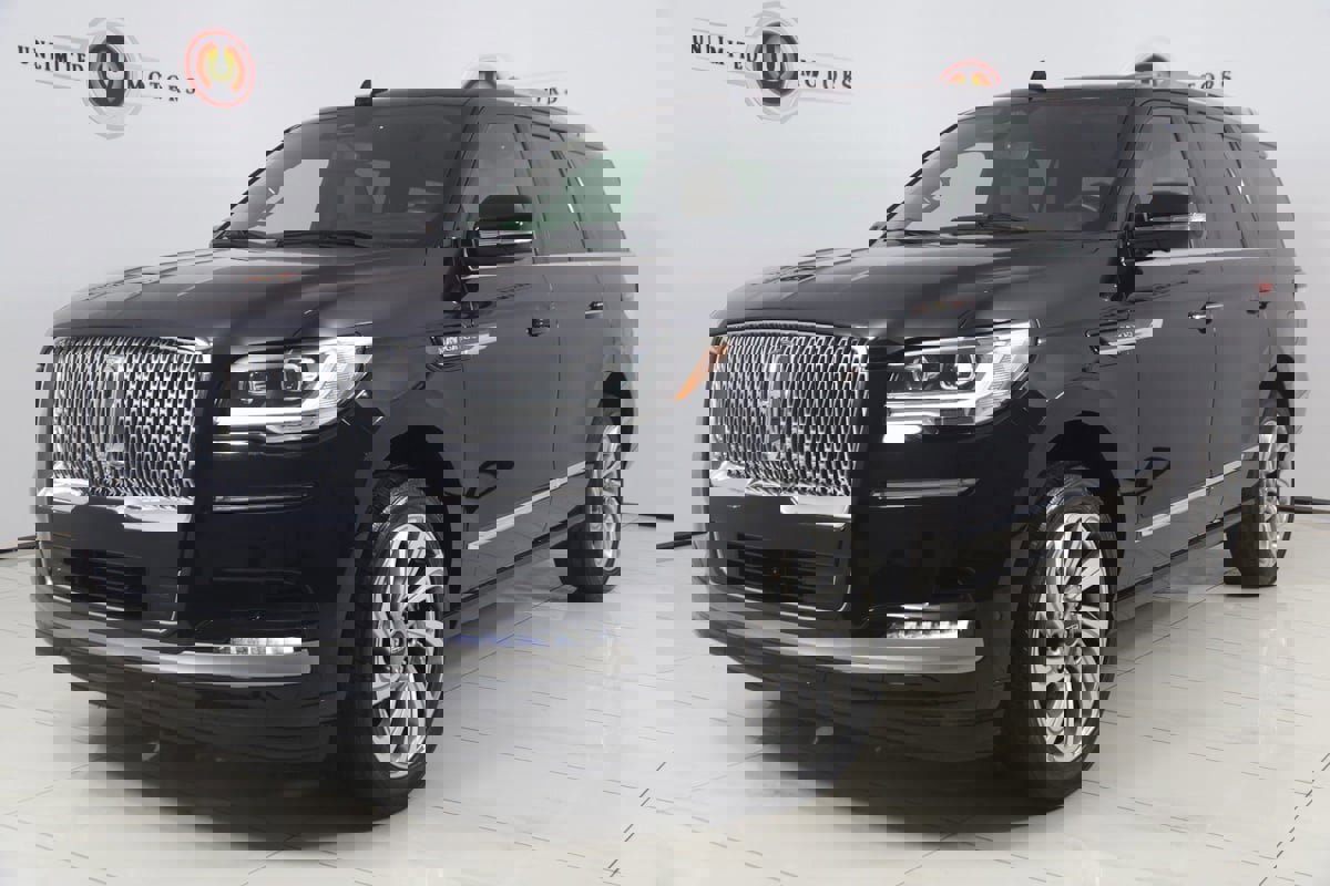 Used 2023 Lincoln Navigator Reserve image 5