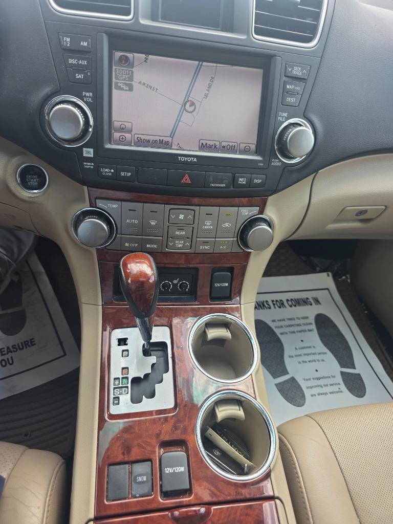 Used 2012 Toyota Highlander Limited FWD image 19