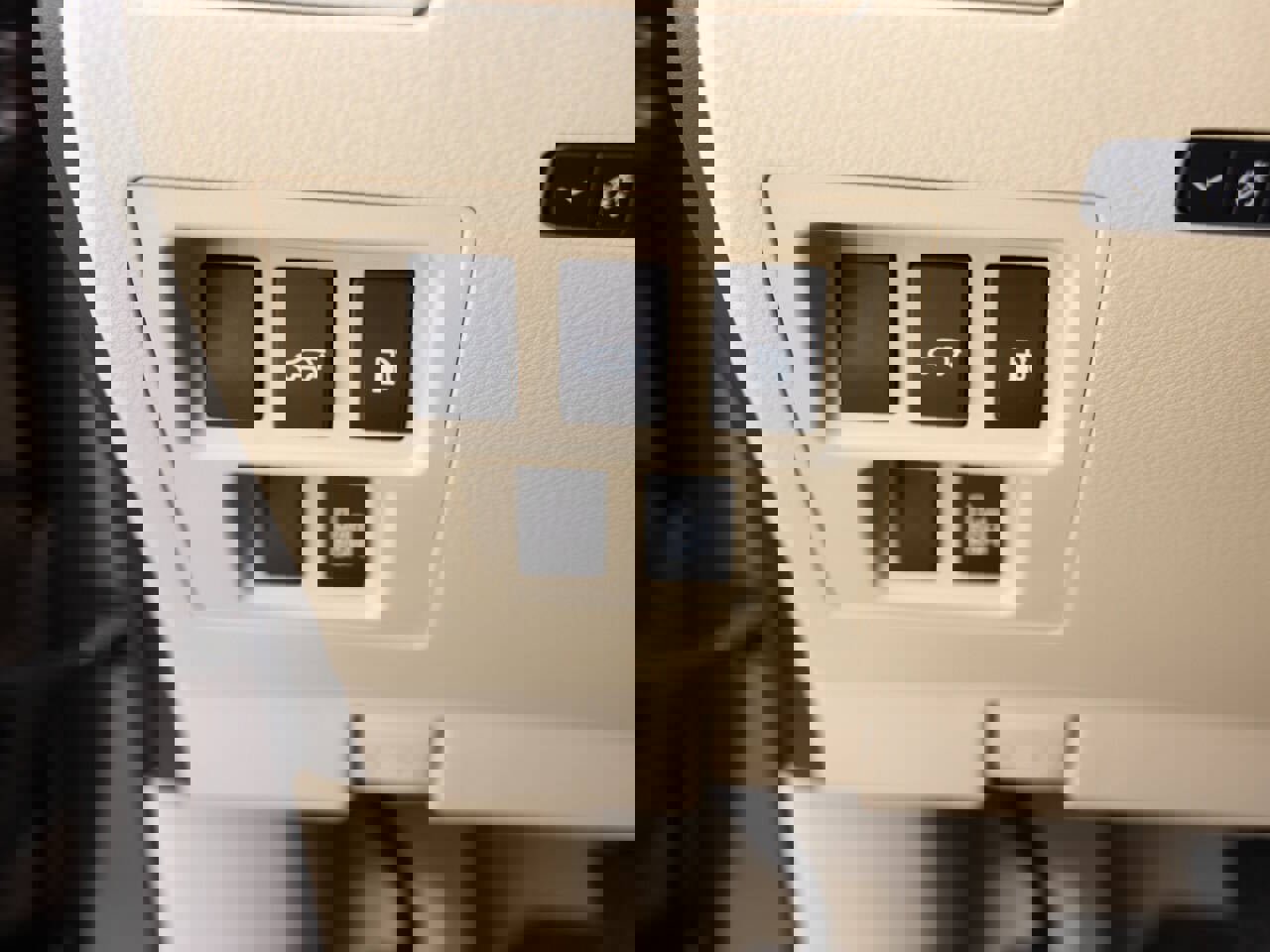 Used 2013 Lexus RX 350 AWD w/ Navigation Pkg image 36