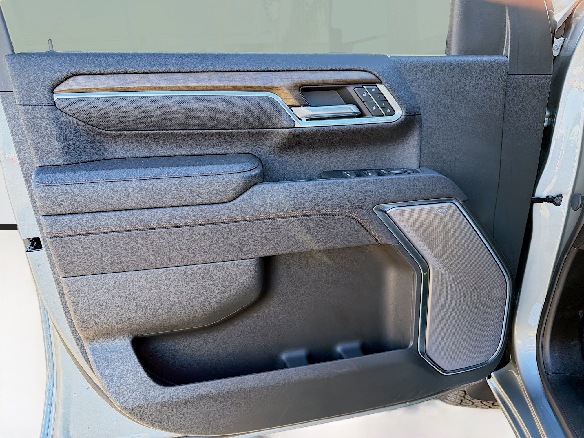 Used 2025 Chevrolet Silverado 2500 High Country w/ Technology Package image 21