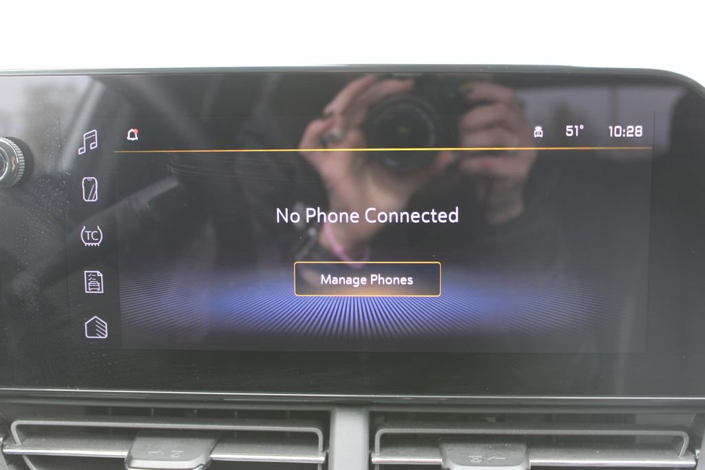 Used 2025 Chevrolet Trax LT w/ LT Convenience Package image 43