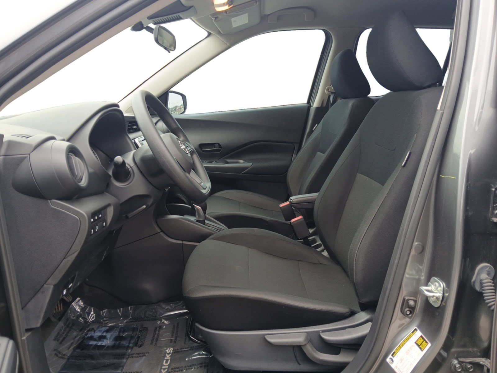 Used 2024 Nissan Kicks S image 9