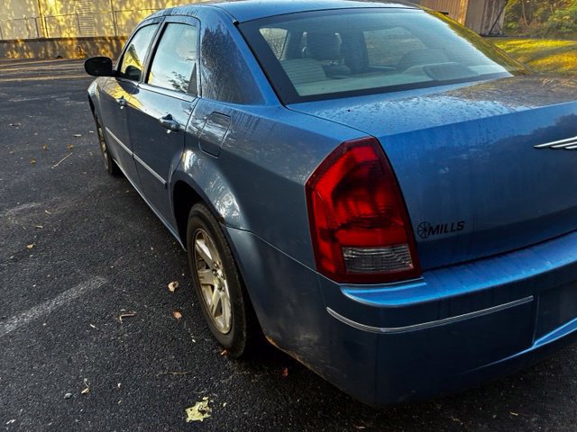 Used 2007 Chrysler 300 Touring w/ Comfort/Convenience Group RWD image 10