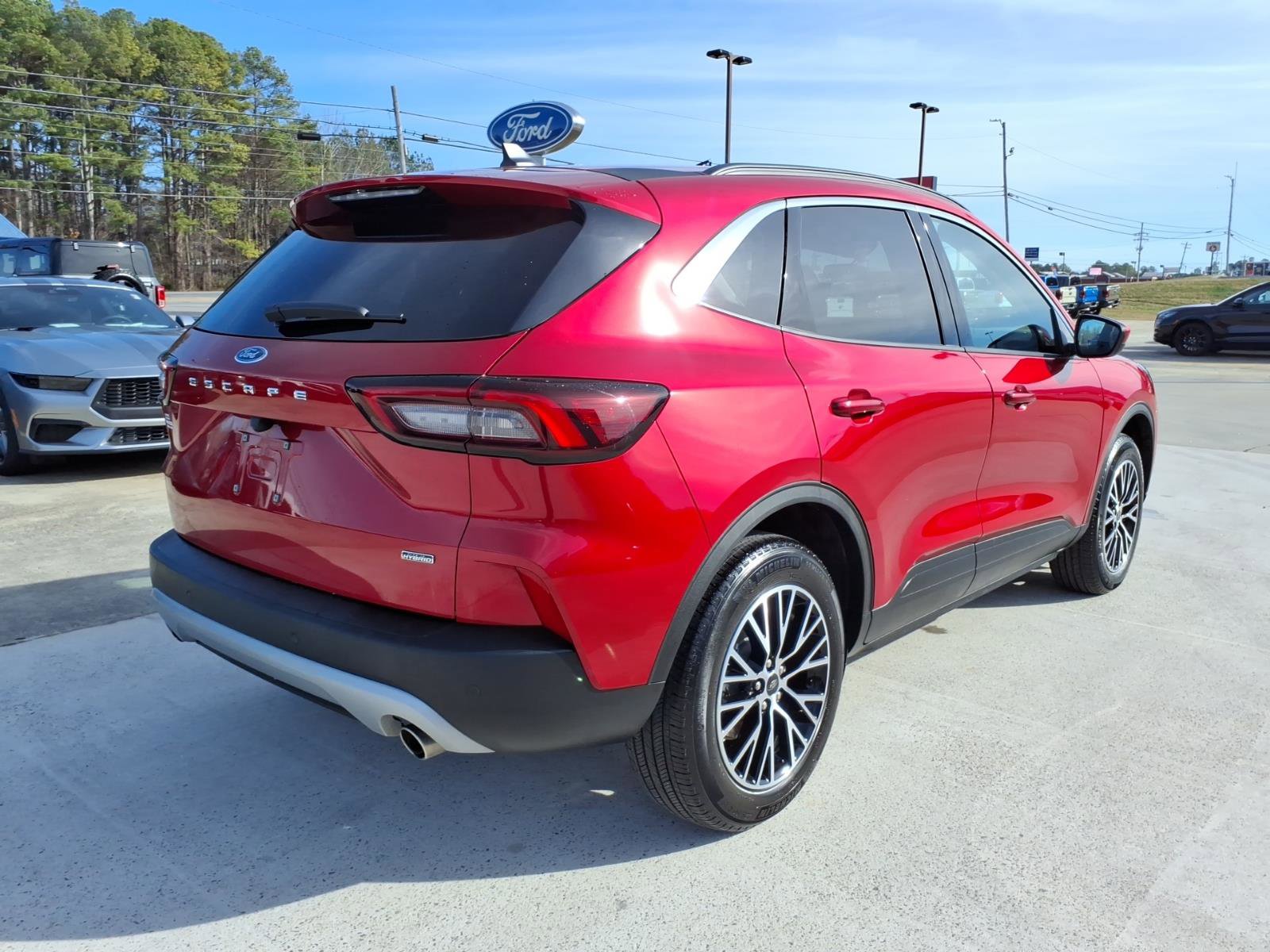 Used 2024 Ford Escape SE image 5