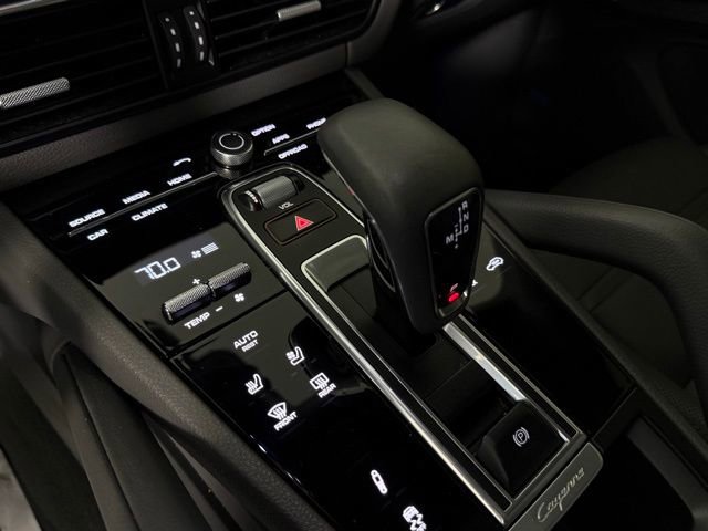 Used 2023 Porsche Cayenne Platinum Edition image 21