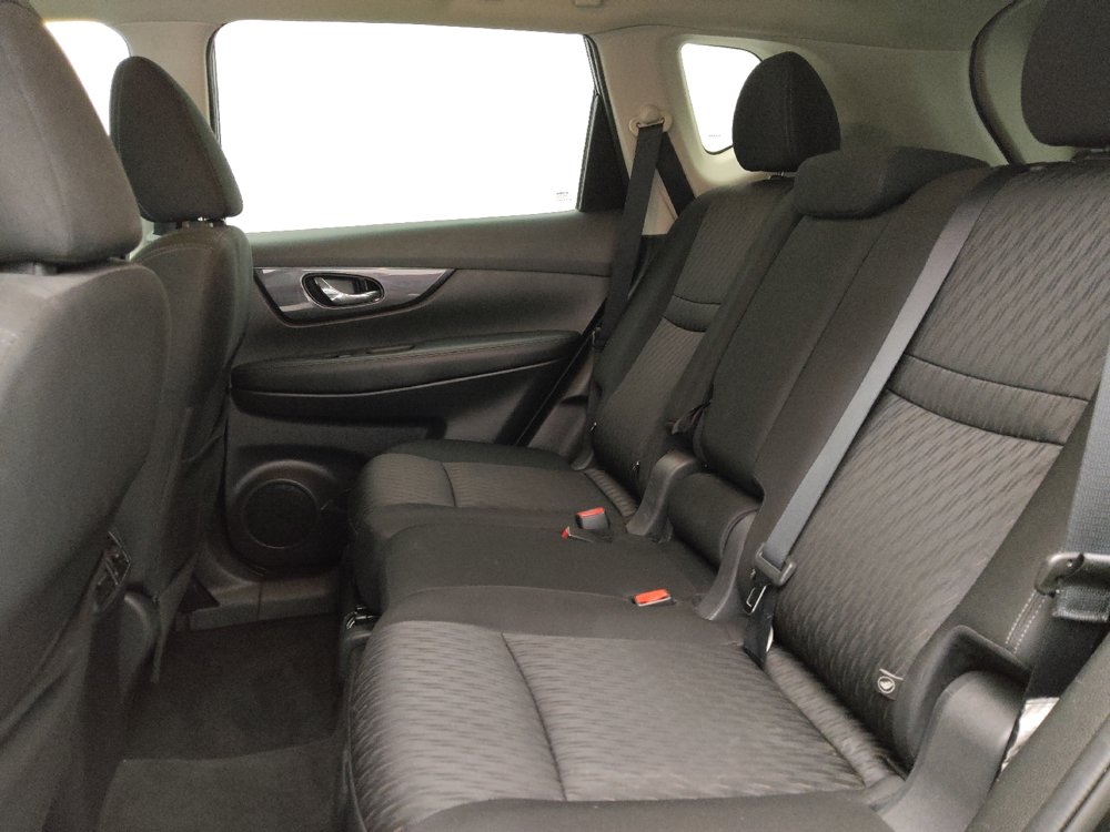 Used 2019 Nissan Rogue S w/ Special Edition Package FWD image 18