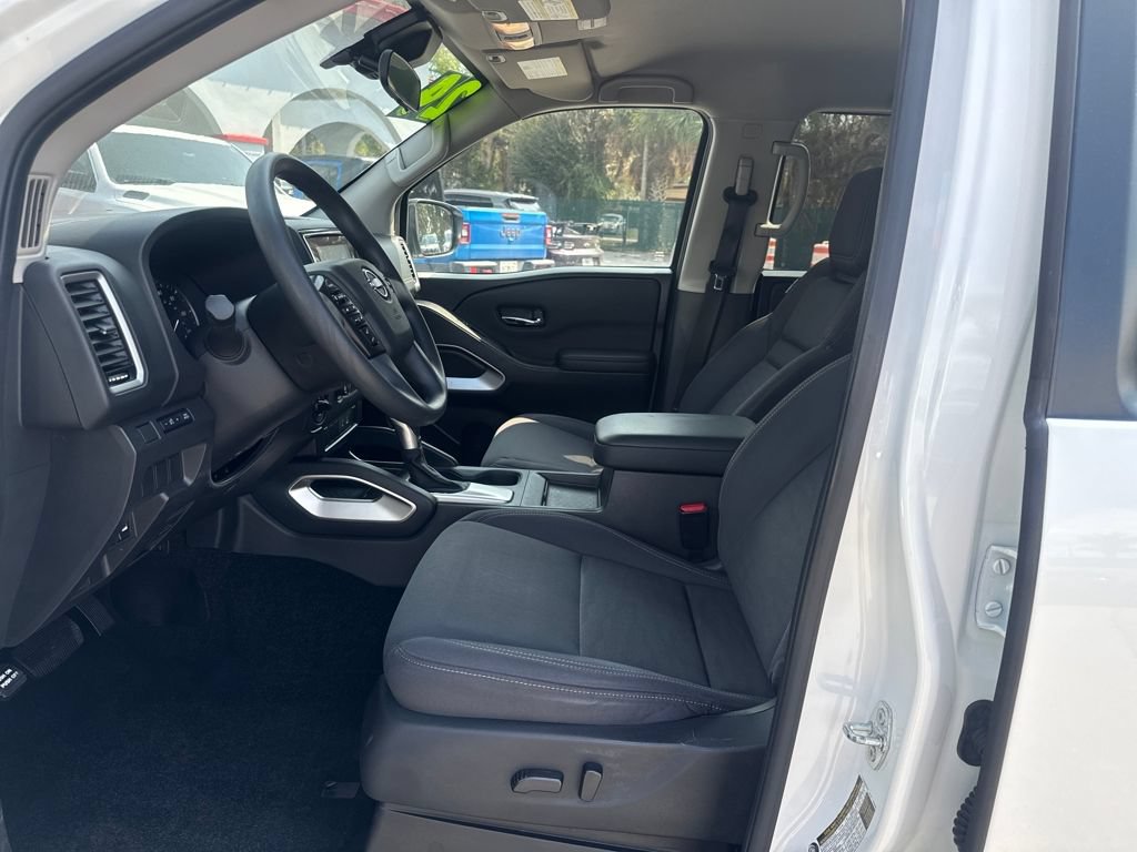 Used 2024 Nissan Frontier SV AWD/4WD image 9
