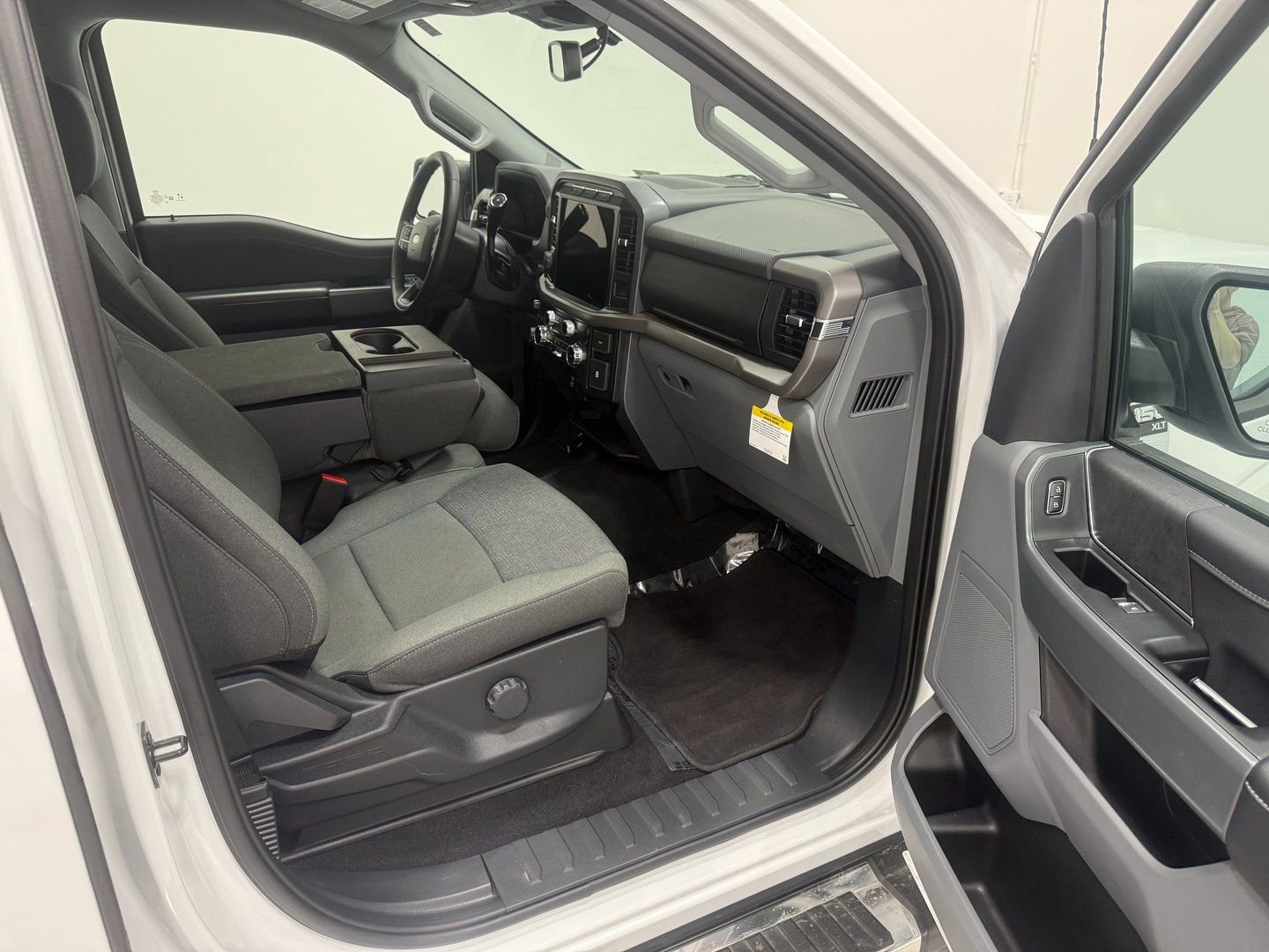 Used 2024 Ford F150 XLT w/ Tow/Haul Package image 22