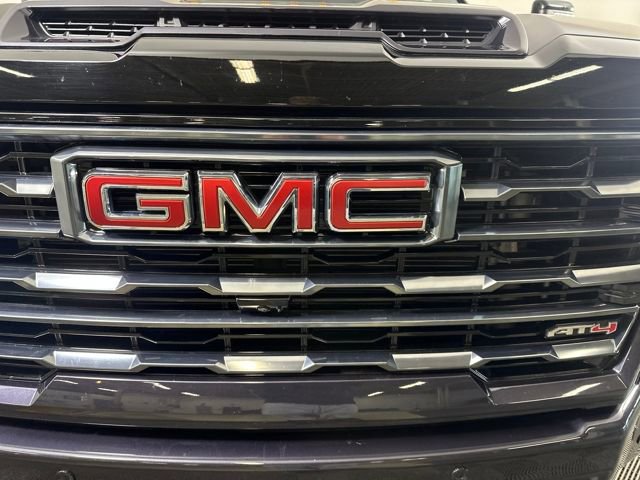 Used 2024 GMC Sierra 2500 AT4 w/ Technology Package image 9