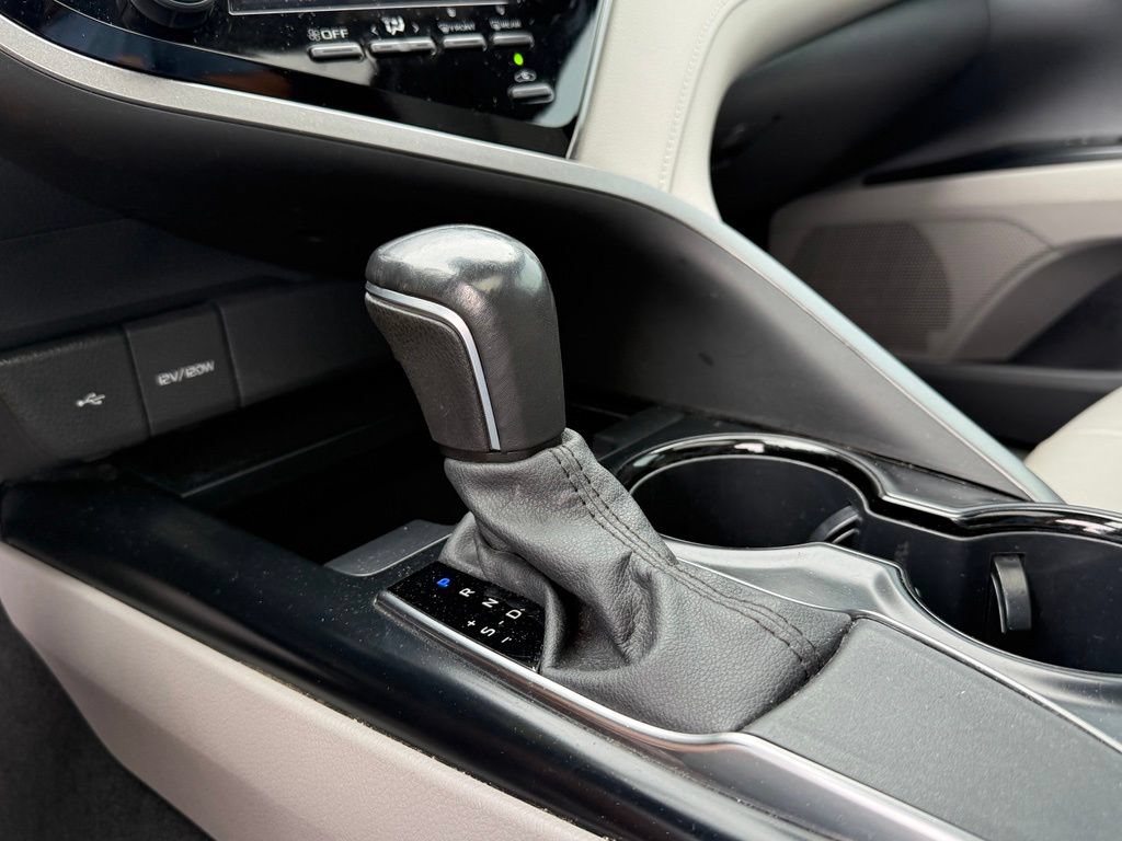 Used 2020 Toyota Camry SE FWD image 21