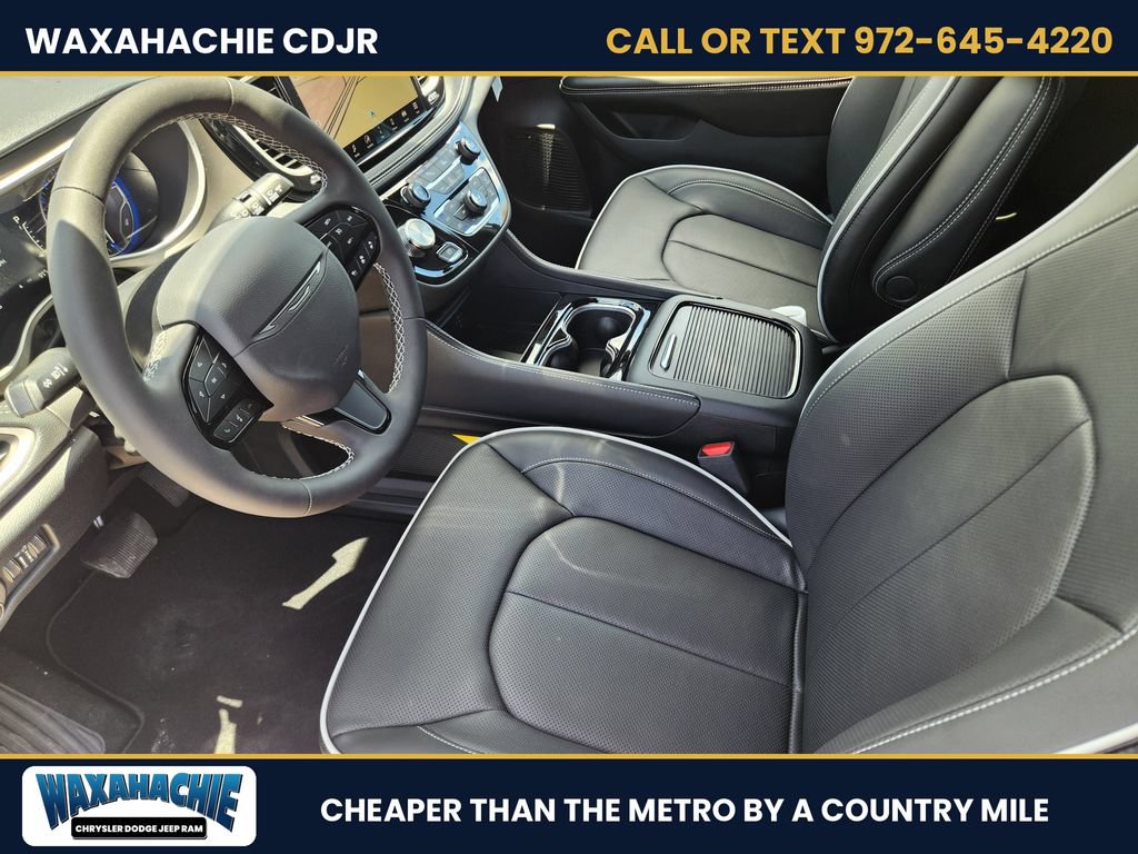 New 2027 Chrysler Pacifica Limited w/ Family Tech Group FWD image 10