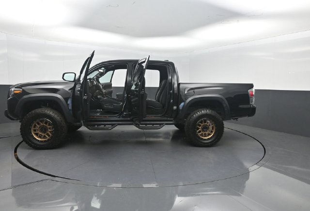 Used 2023 Toyota Tacoma TRD Off-Road AWD/4WD image 38