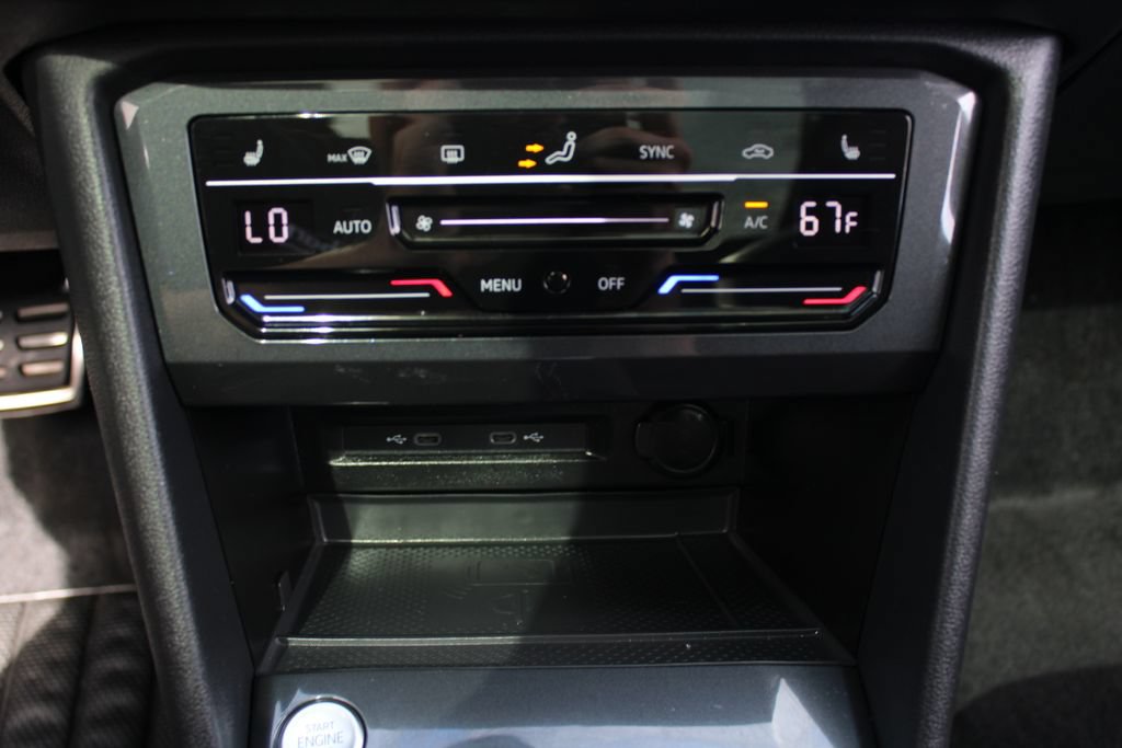 Certified 2024 Volkswagen Tiguan SE R-Line FWD image 17