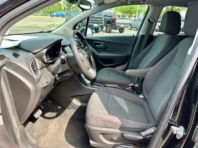 Used 2020 Chevrolet Trax LS w/ Tint and Cruise Package FWD image 12
