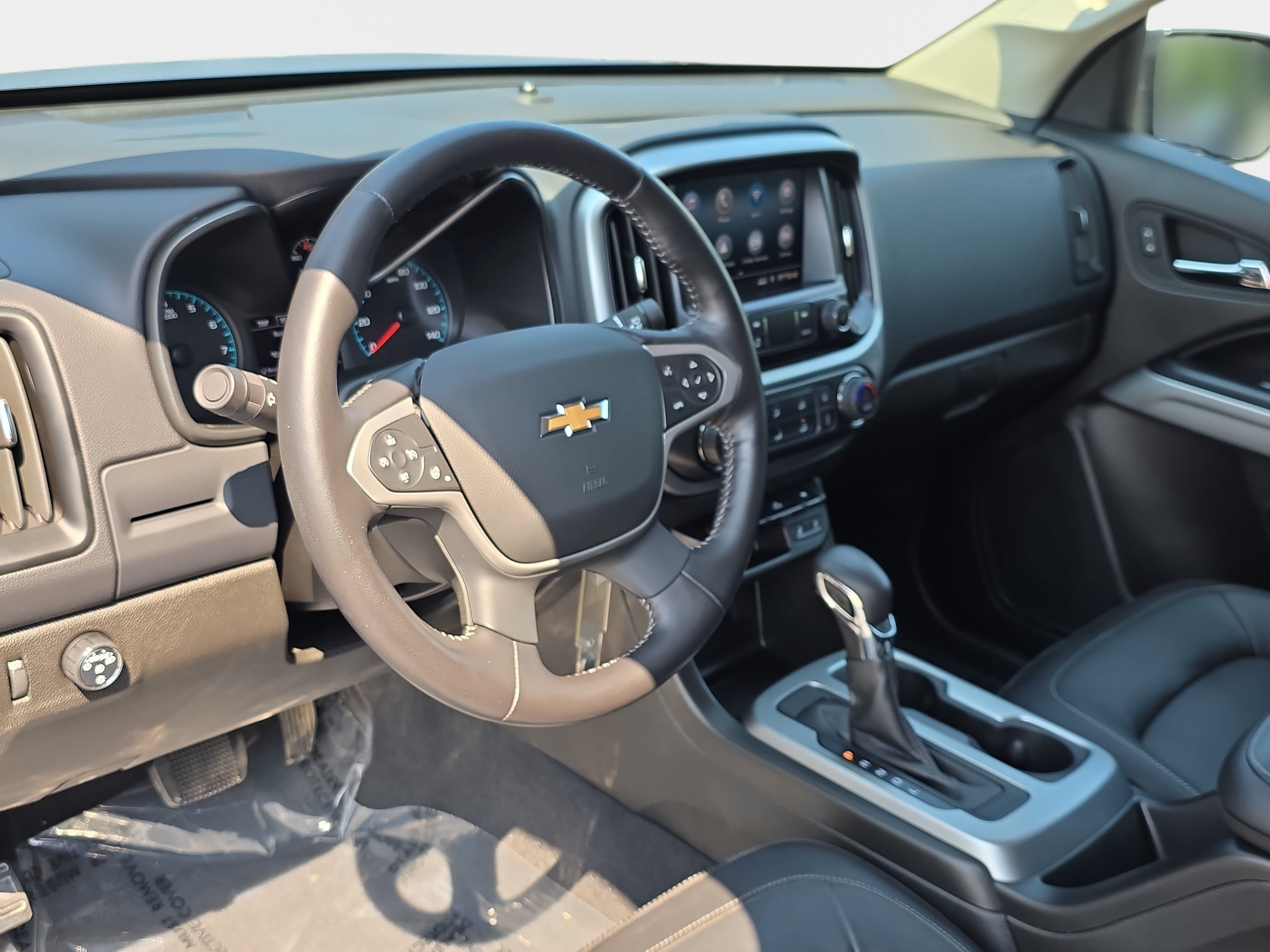 Used 2022 Chevrolet Colorado LT w/ Luxury Package RWD image 13