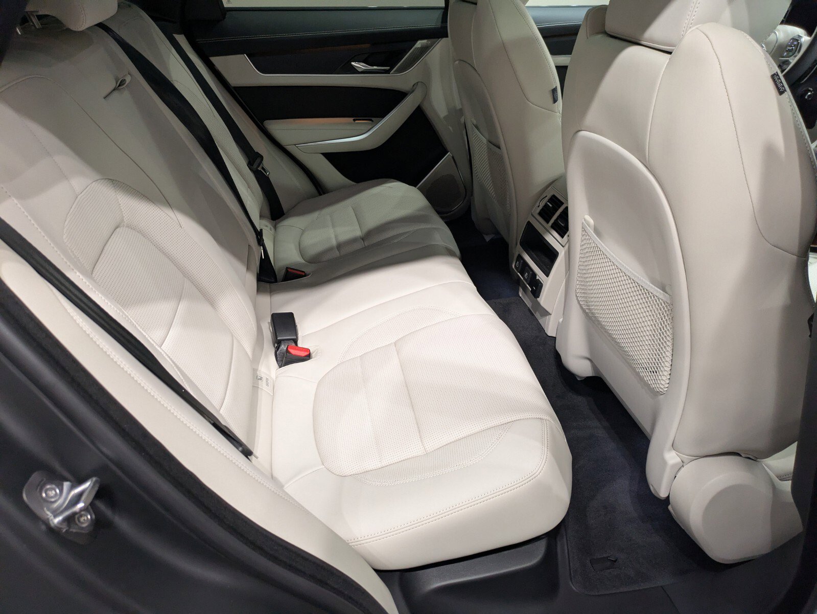 New 2026 Jaguar F-PACE R-Dynamic S image 21