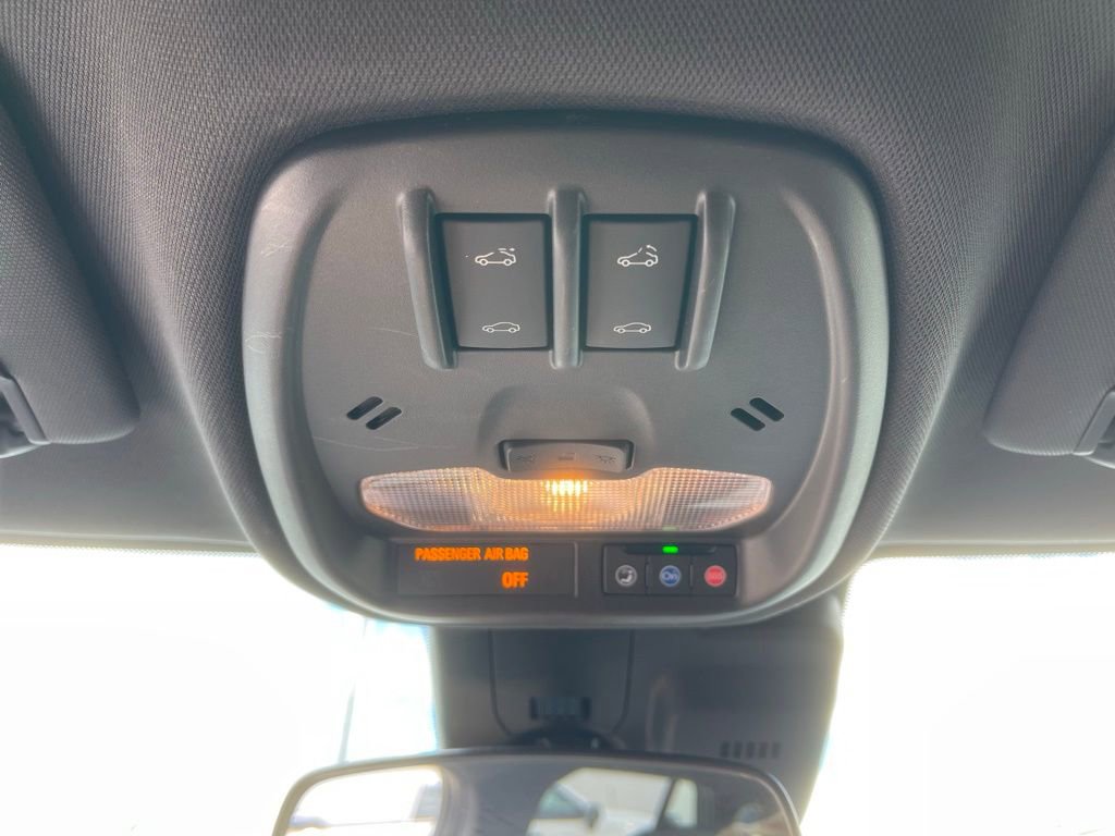 Used 2024 Chevrolet Trax RS w/ Sunroof Package FWD image 15