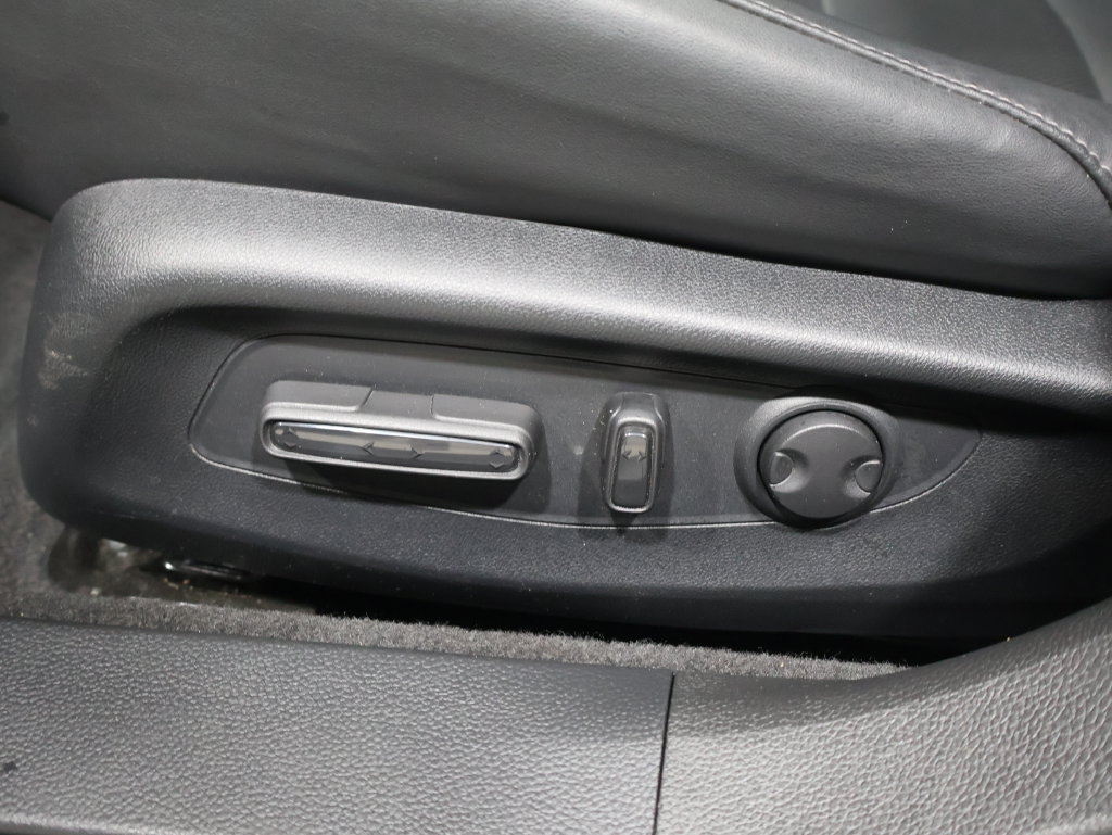 Used 2025 Honda Accord Touring image 12
