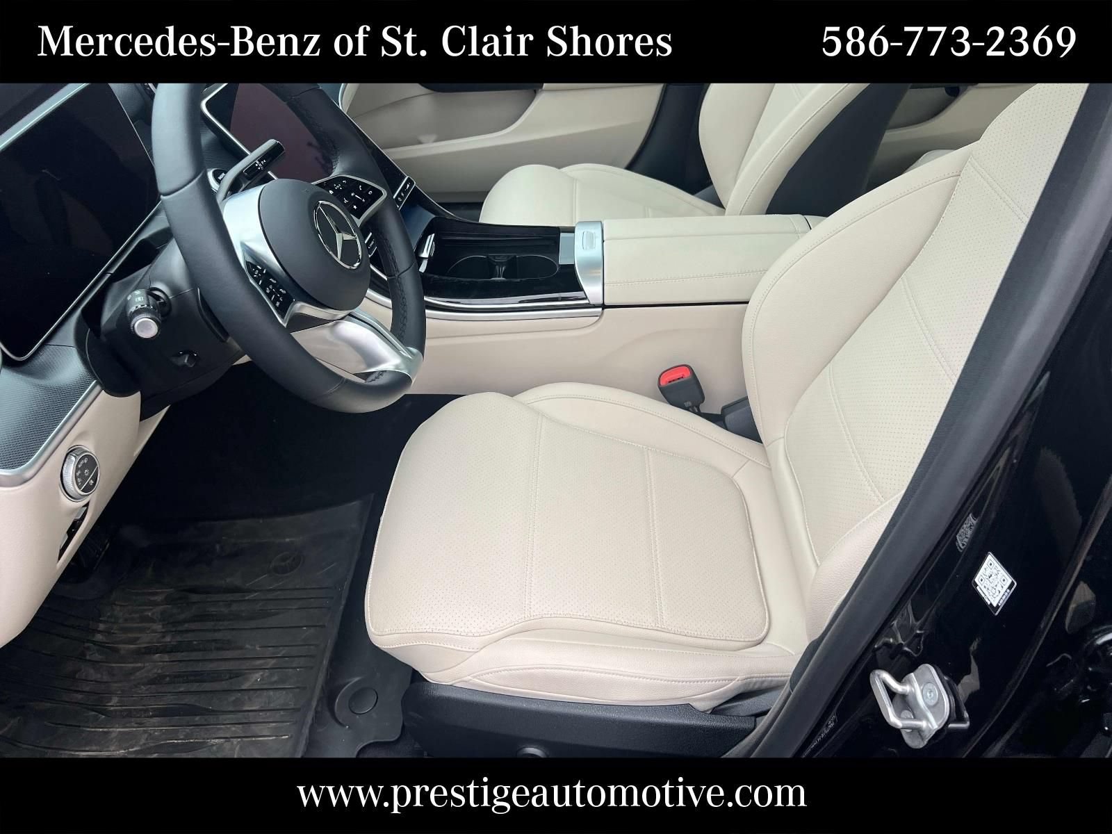 Used 2025 Mercedes-Benz C 300 4MATIC Sedan image 22