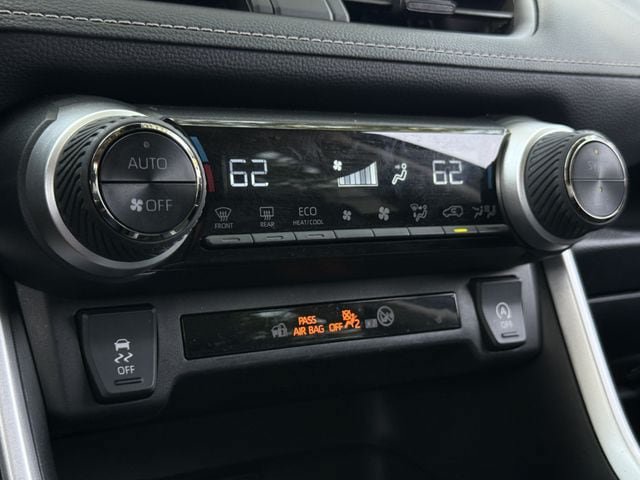 Certified 2025 Toyota RAV4 XLE FWD image 21
