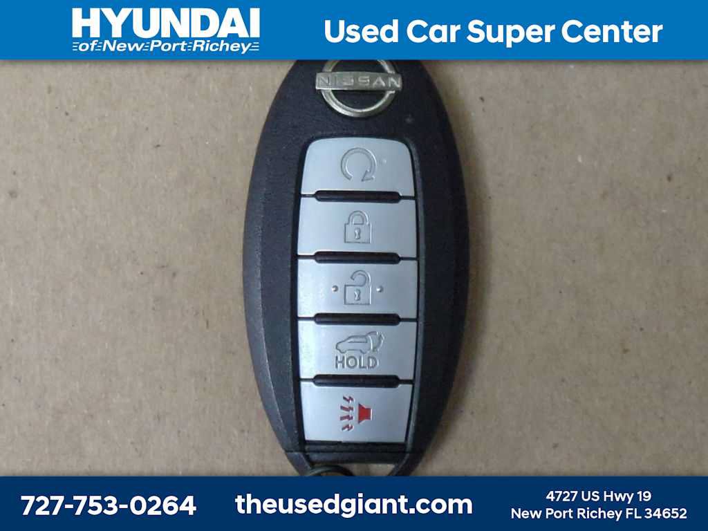 Used 2022 Nissan Rogue SV w/ SV Premium Package FWD image 34
