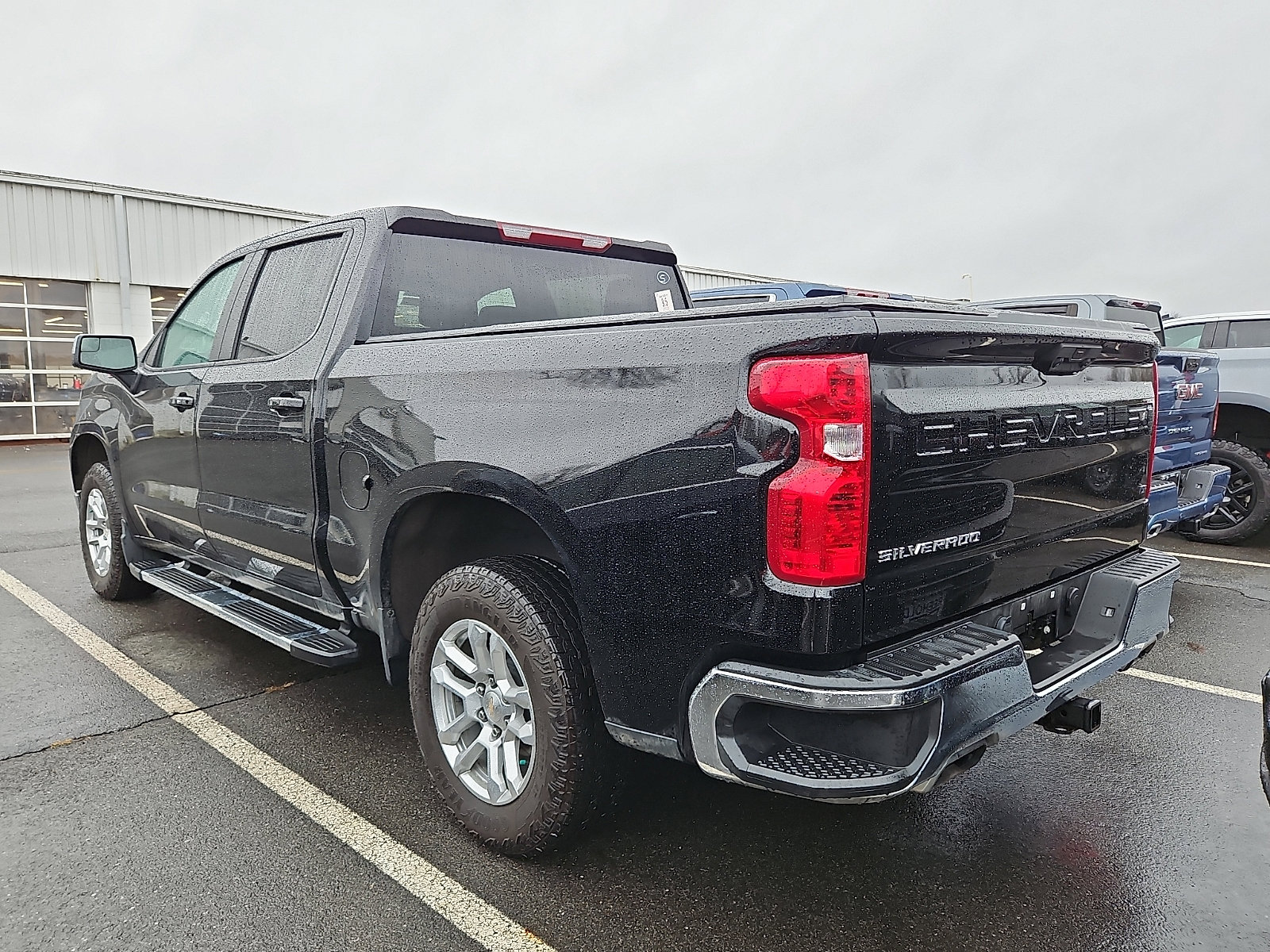 Certified 2022 Chevrolet Silverado 1500 LT w/ Z71 Off-Road Package image 7