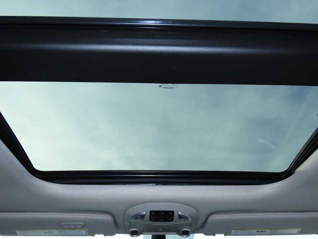 Used 2023 Chrysler Pacifica Limited image 25