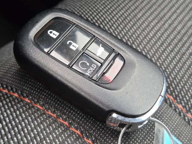 Used 2025 Honda Pilot Sport image 32